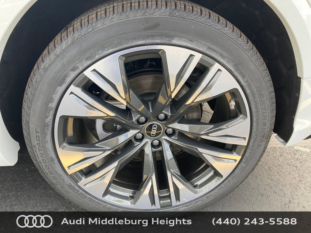 Certified 2026 Audi Q8 Premium Plus w/ Premium Plus Package AWD/4WD image 25