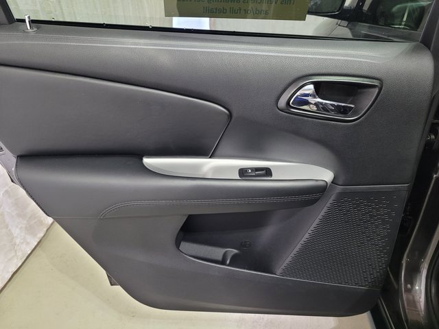 Used 2020 Dodge Journey SE w/ SE Popular Equipment Group image 41