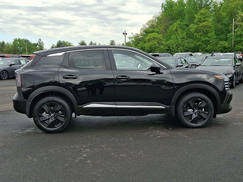 Used 2025 Nissan Kicks SV w/ Illumination Package AWD/4WD image 7