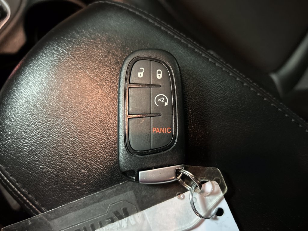 Used 2021 Jeep Cherokee Latitude Plus AWD/4WD image 22