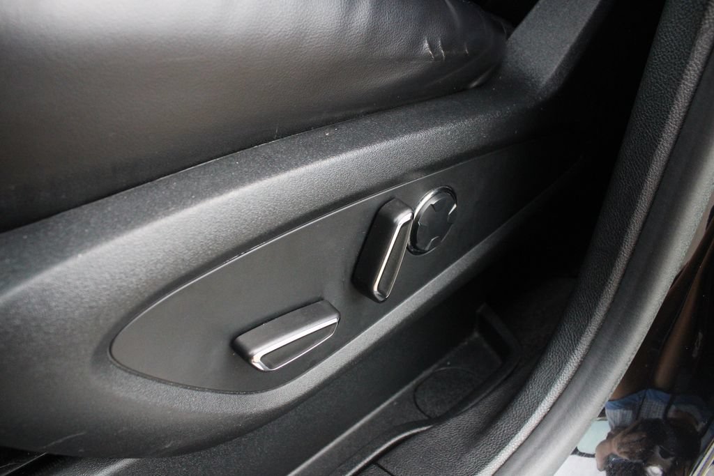 Used 2019 Lincoln MKC Reserve w/ MKC Climate Package AWD/4WD image 3