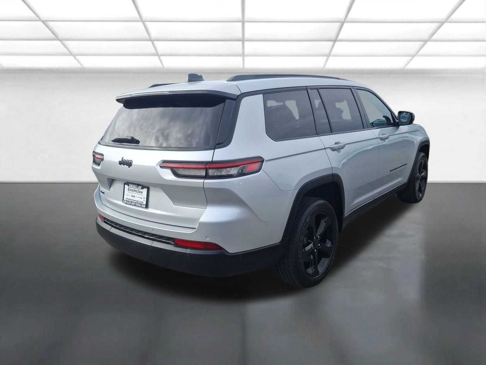 Used 2025 Jeep Grand Cherokee L Altitude image 3