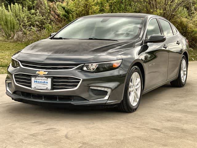 Used 2017 Chevrolet Malibu LT image 2
