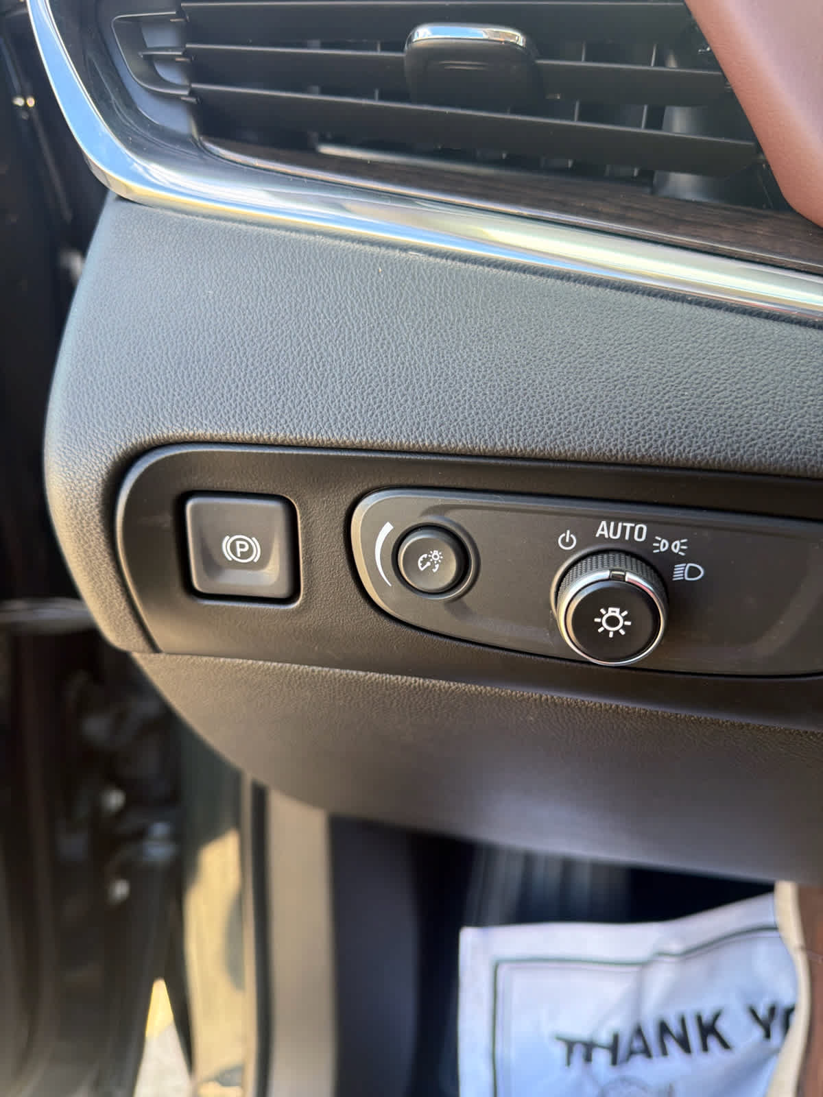 Used 2020 Buick Enclave Avenir w/ Avenir Technology Package AWD/4WD image 18