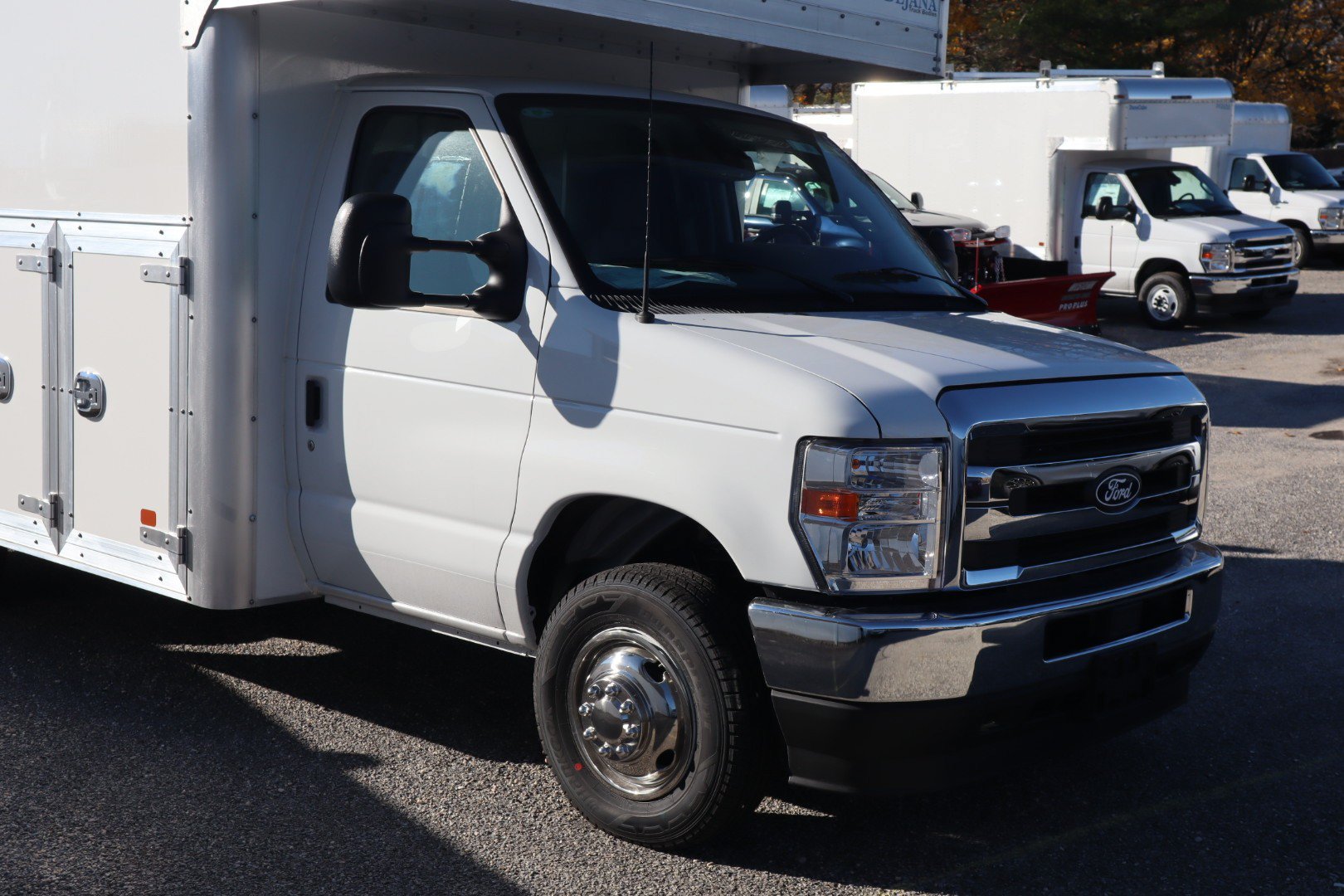 New 2026 Ford E-450 and Econoline 450 Super Duty w/ Power Equipment Group RWD image 2