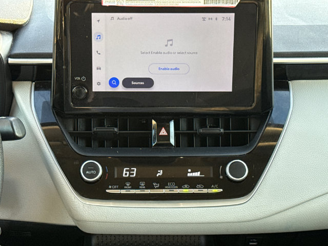 Used 2025 Toyota Corolla LE FWD image 10