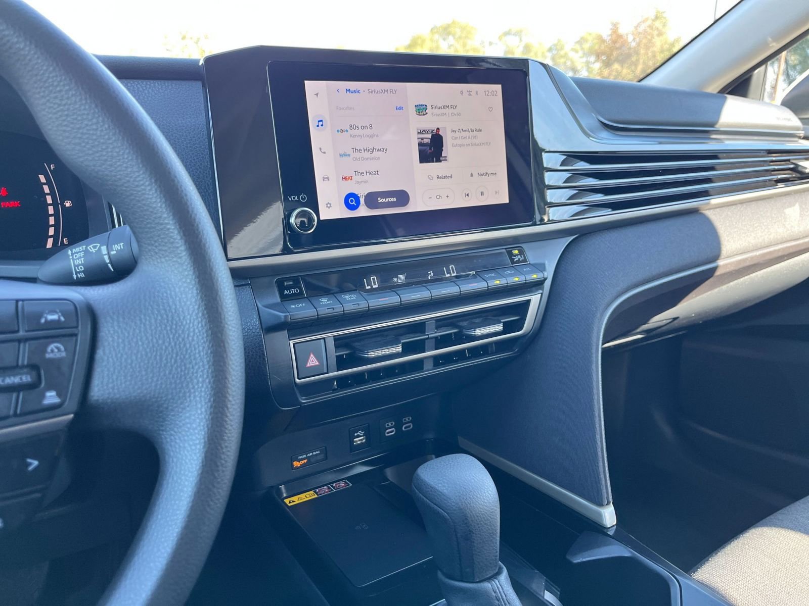 Used 2025 Toyota Camry LE image 27