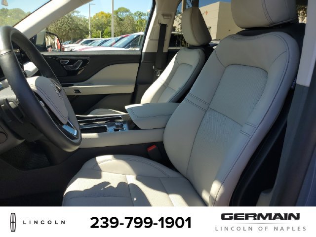 New 2026 Lincoln Aviator AWD w/ Jet Appearance Package image 18