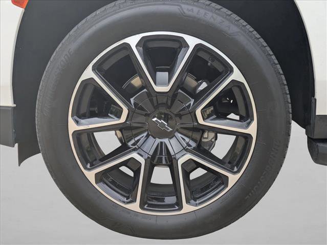 Used 2024 Chevrolet Tahoe RST w/ Luxury Package AWD/4WD image 30