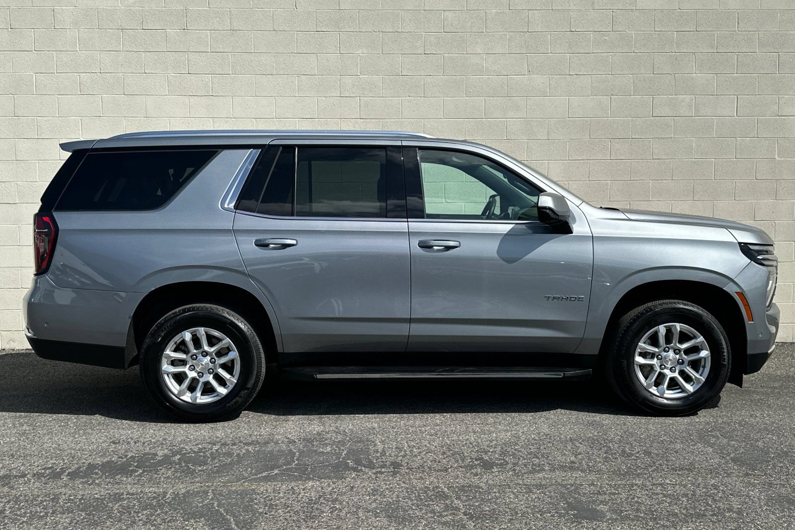 Certified 2025 Chevrolet Tahoe LT AWD/4WD image 3
