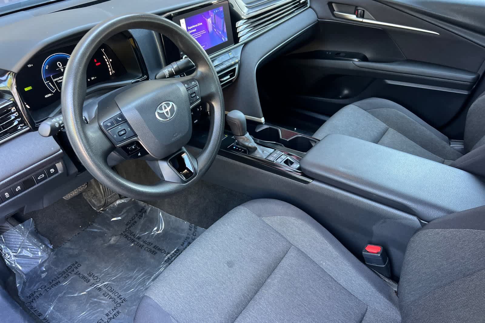 Used 2025 Toyota Camry LE FWD image 11