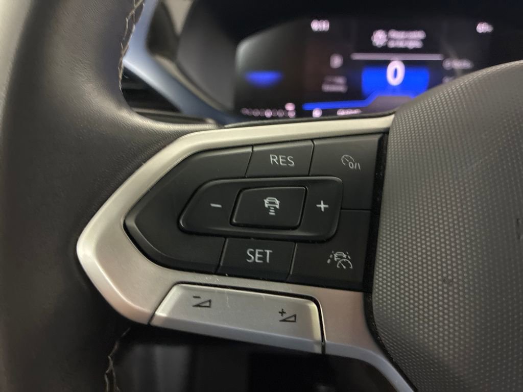 Used 2024 Volkswagen Taos SE FWD image 10