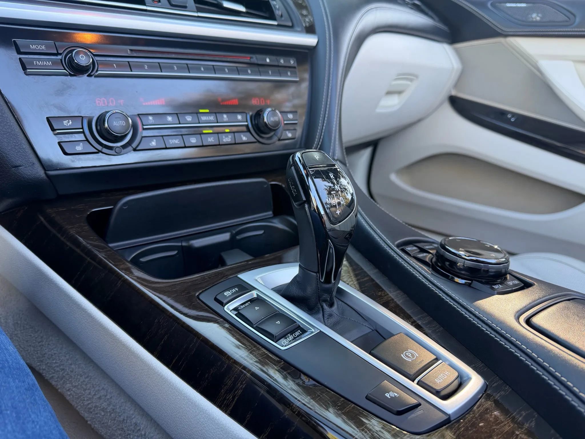 Used 2015 BMW 640i Convertible image 18