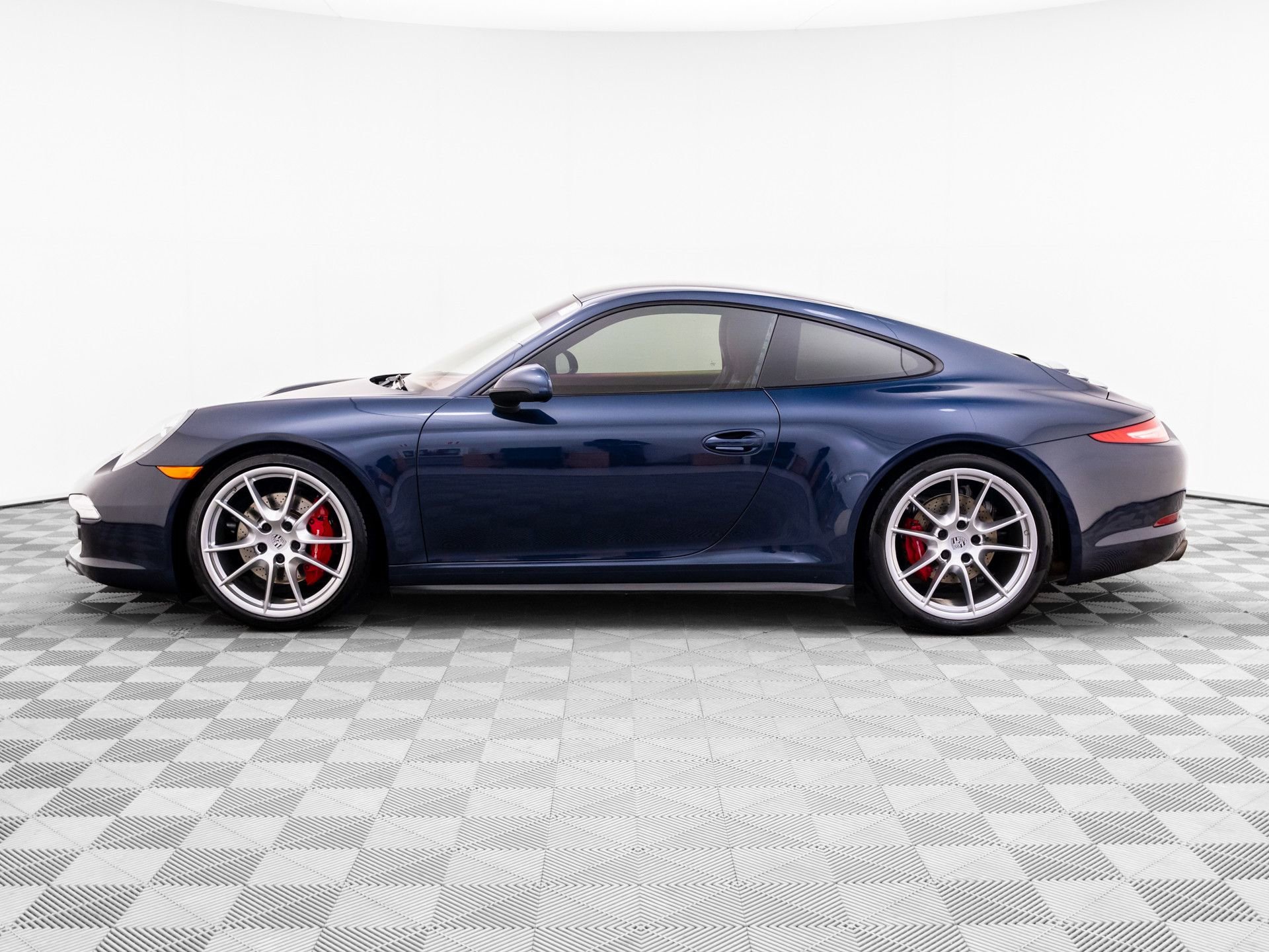 Used 2015 Porsche 911 Carrera 4S AWD/4WD image 2