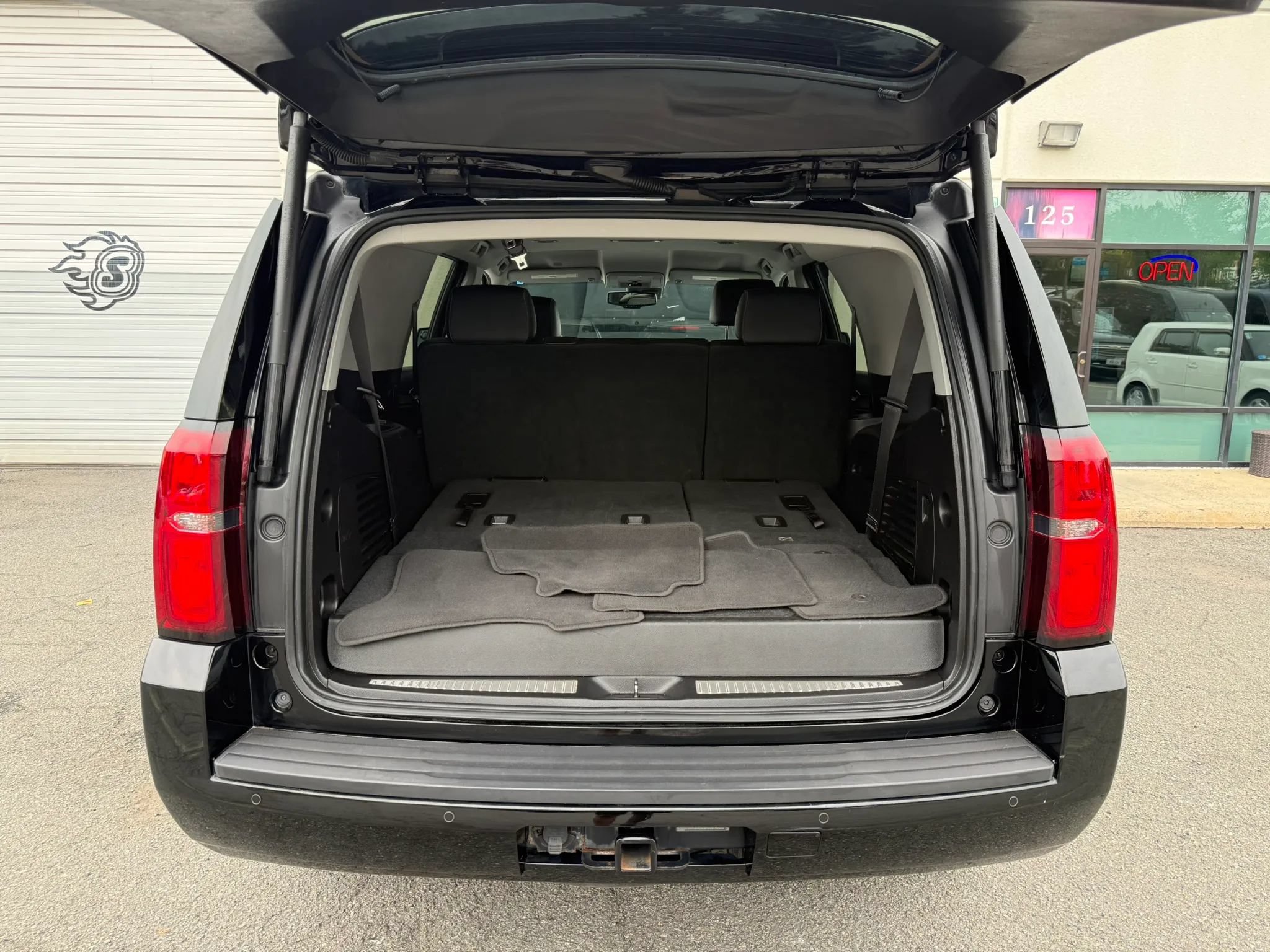 Used 2018 Chevrolet Tahoe LT AWD/4WD image 32