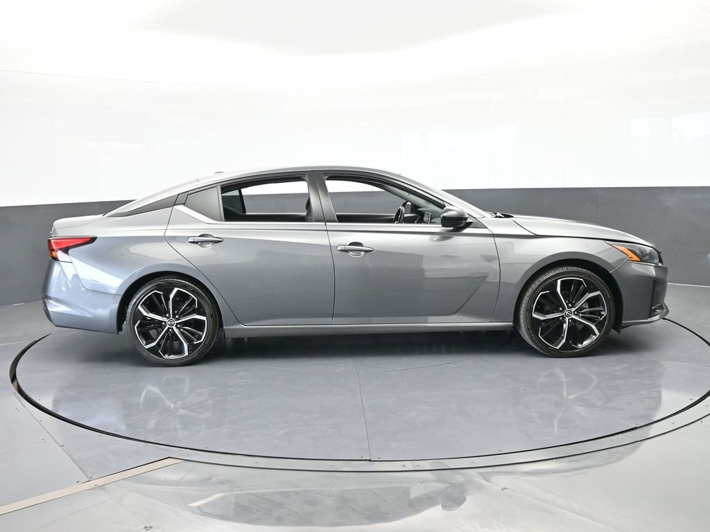 Used 2024 Nissan Altima 2.5 SR image 7