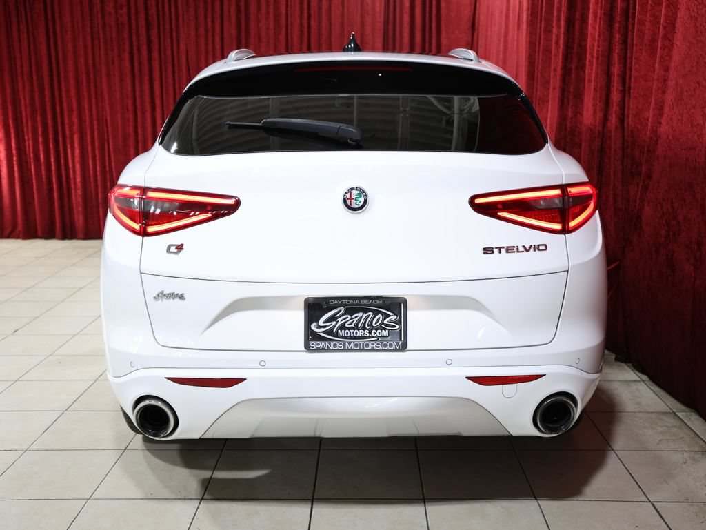 Used 2021 Alfa Romeo Stelvio Ti w/ Premium Package AWD/4WD image 10