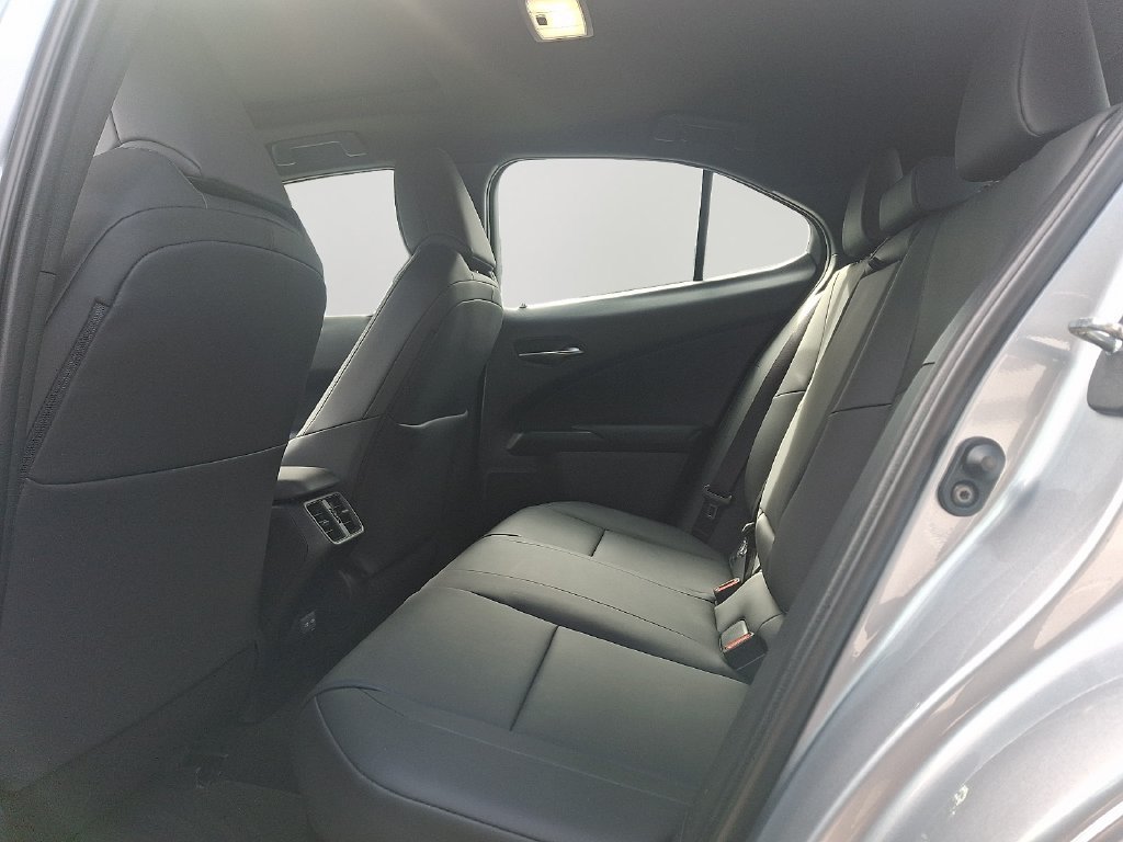Used 2024 Lexus UX 250h AWD w/ Premium Package image 9