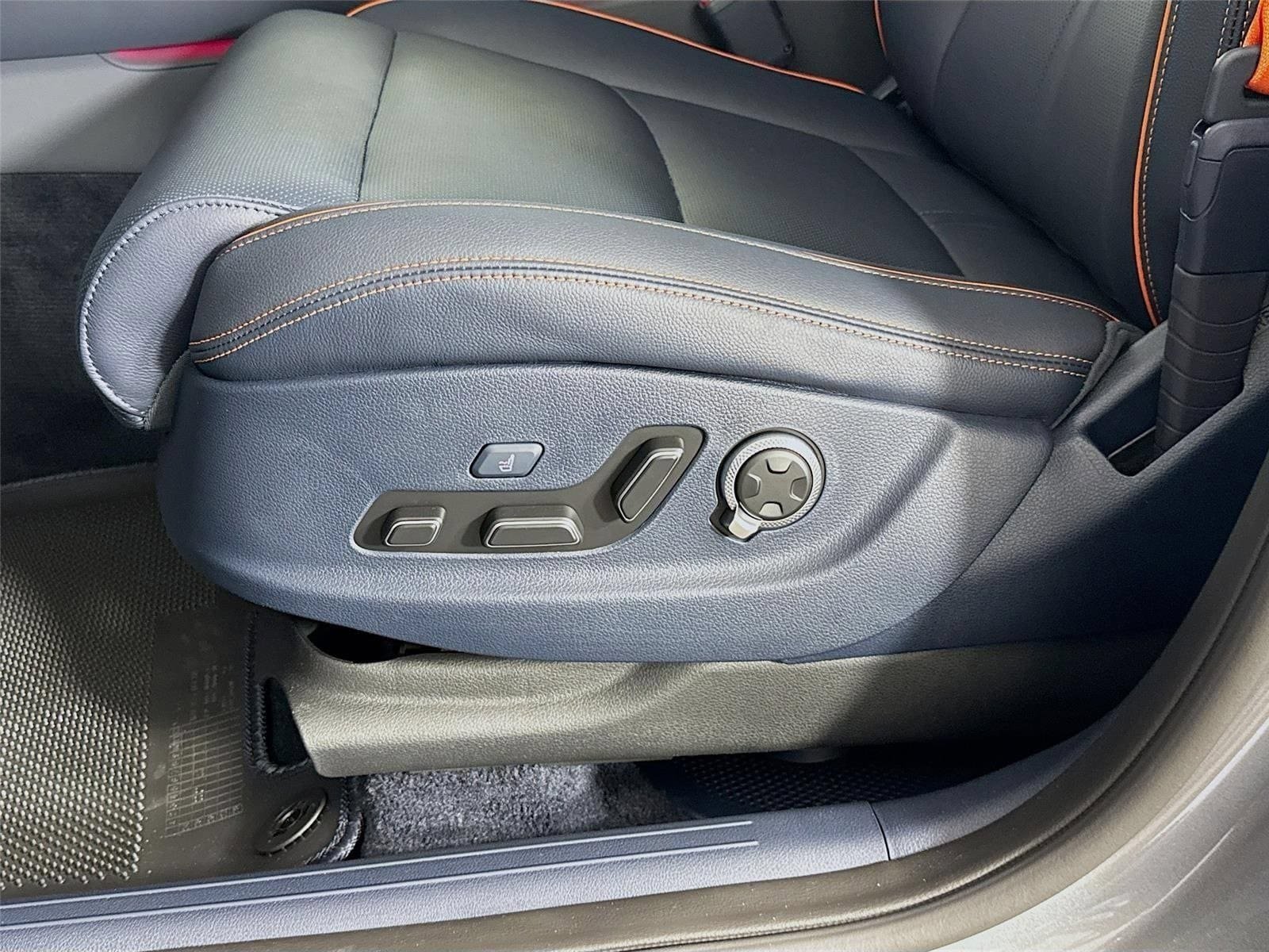 New 2026 Genesis GV70 2.5T Sport Prestige AWD/4WD image 22