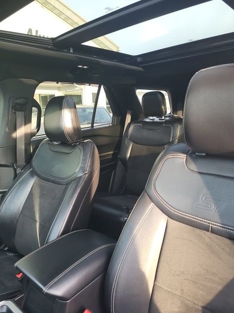 Used 2022 Ford Explorer ST w/ ST Street Pack image 18