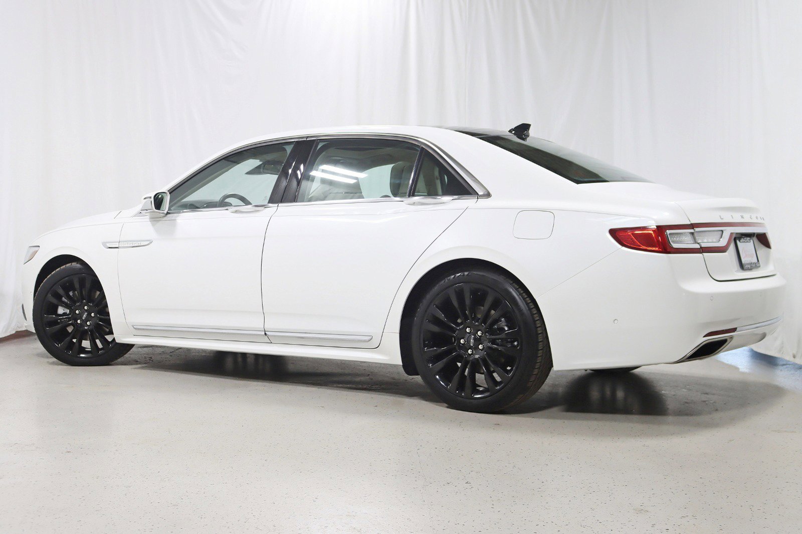 Used 2020 Lincoln Continental Reserve image 10