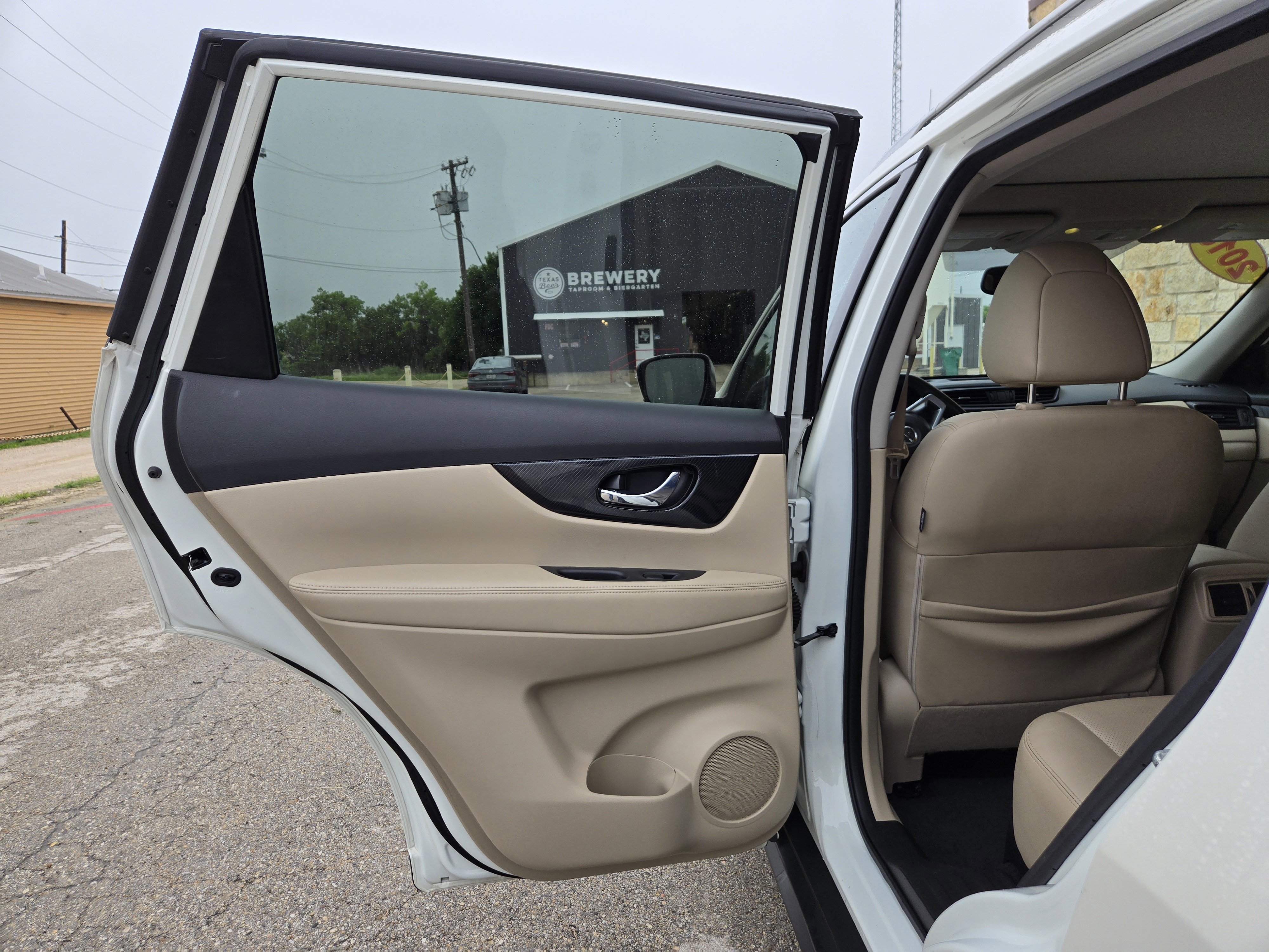 Used 2017 Nissan Pathfinder SV FWD image 6