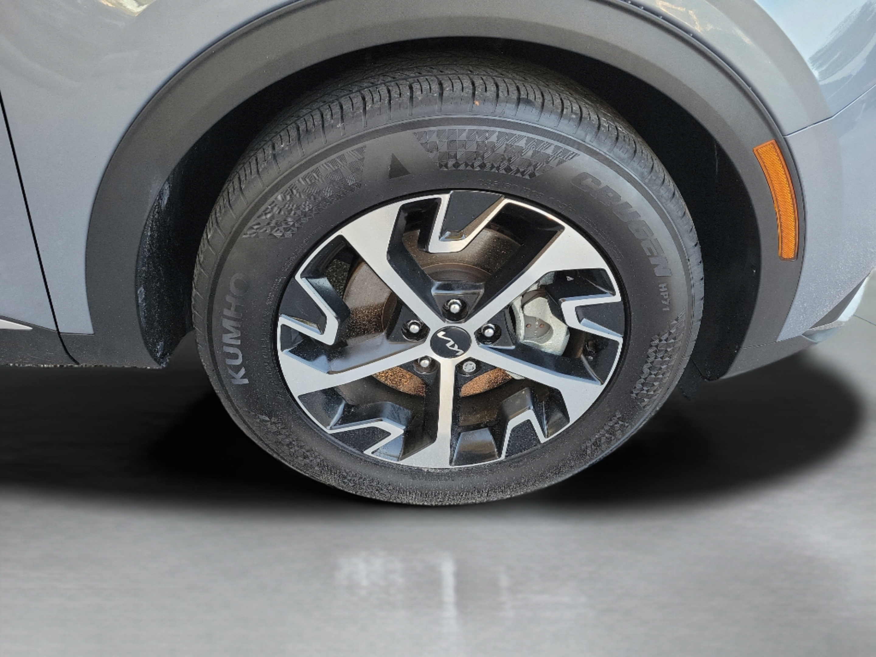 Certified 2025 Kia Sportage EX FWD image 30