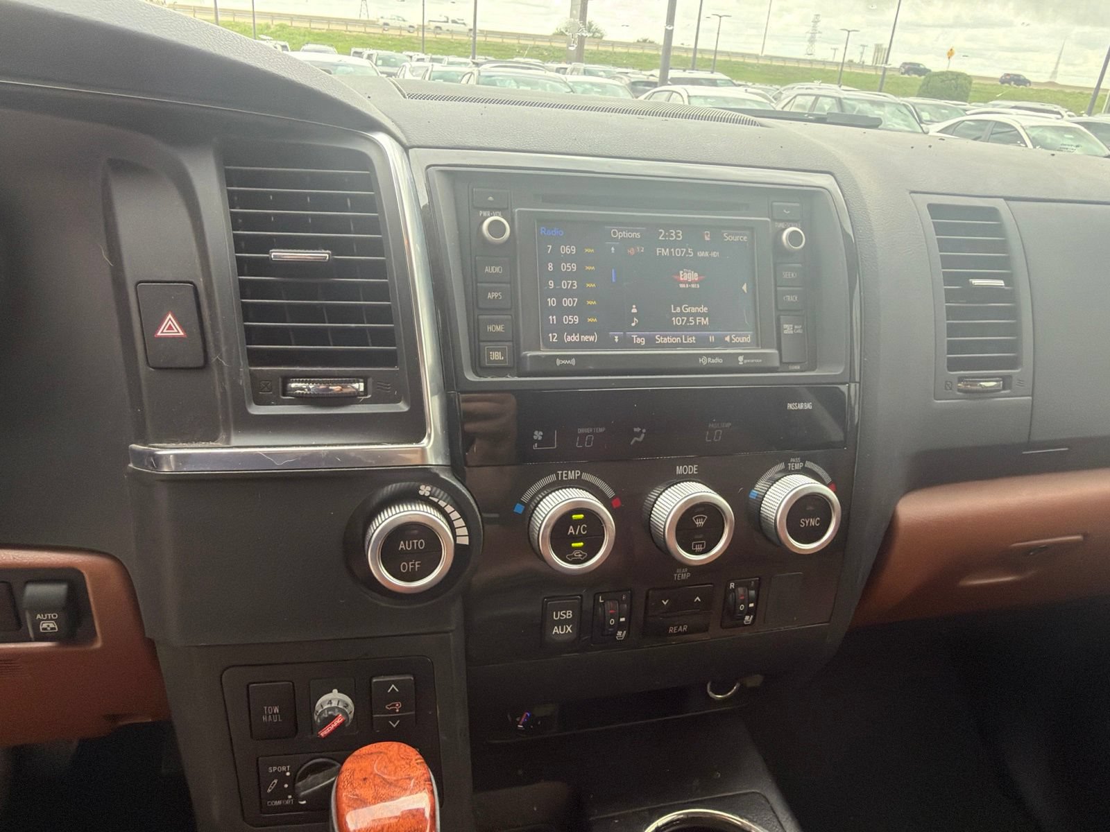Used 2019 Toyota Sequoia Platinum RWD image 17