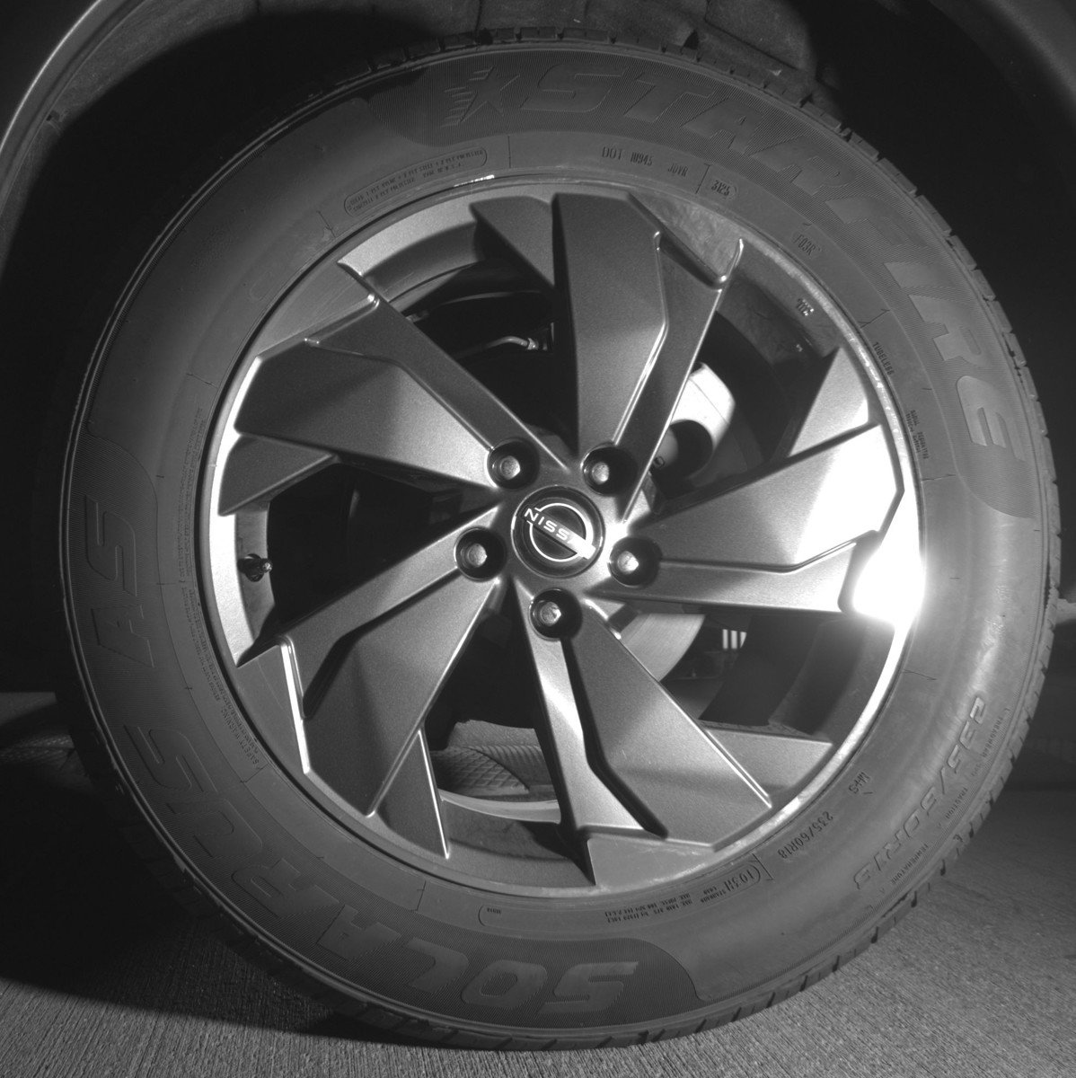 Used 2025 Nissan Rogue SV FWD image 14