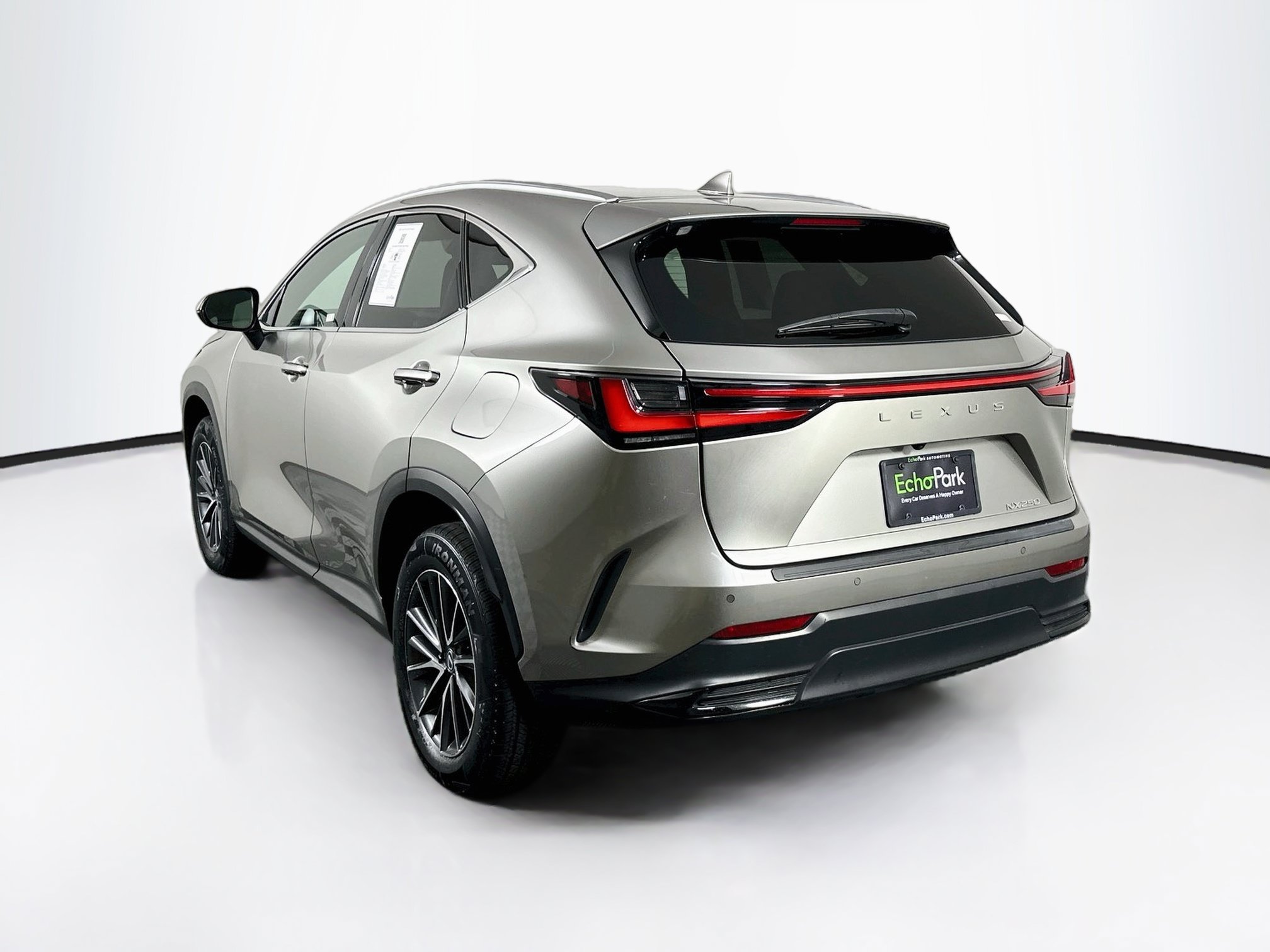 Used 2025 Lexus NX 250 FWD w/ Accessory Package (2T) image 5