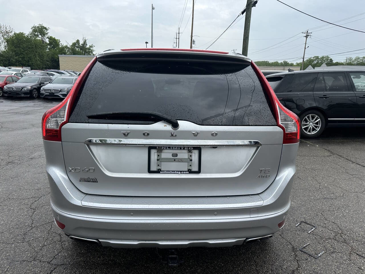 Used 2017 Volvo XC60 T5 Inscription w/ Preferred Option Package image 9