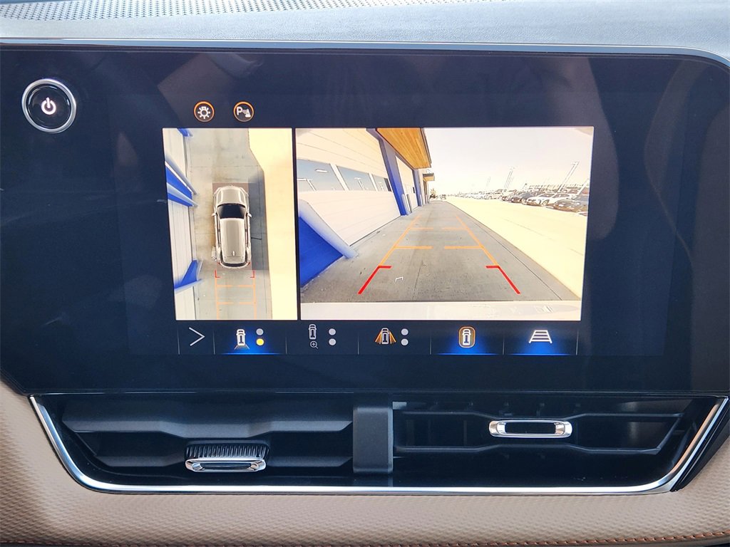 Used 2025 Chevrolet Equinox ACTIV w/ Safety and Technology Package image 14