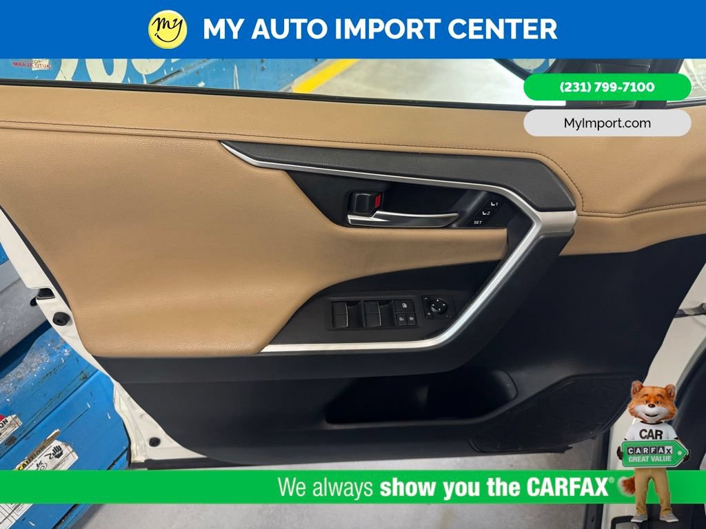 Used 2019 Toyota RAV4 Limited AWD/4WD image 10