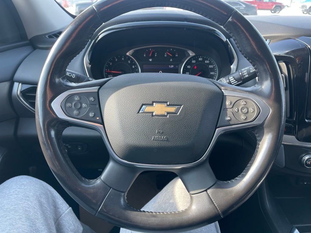 Used 2021 Chevrolet Traverse LT image 14