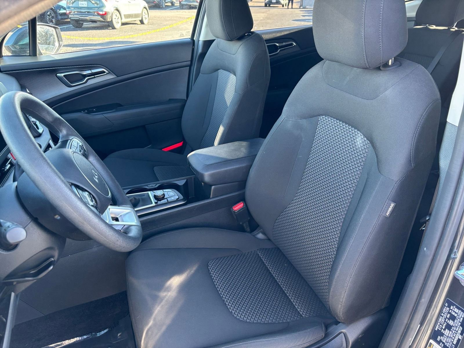 Used 2025 Kia Sportage LX FWD image 35