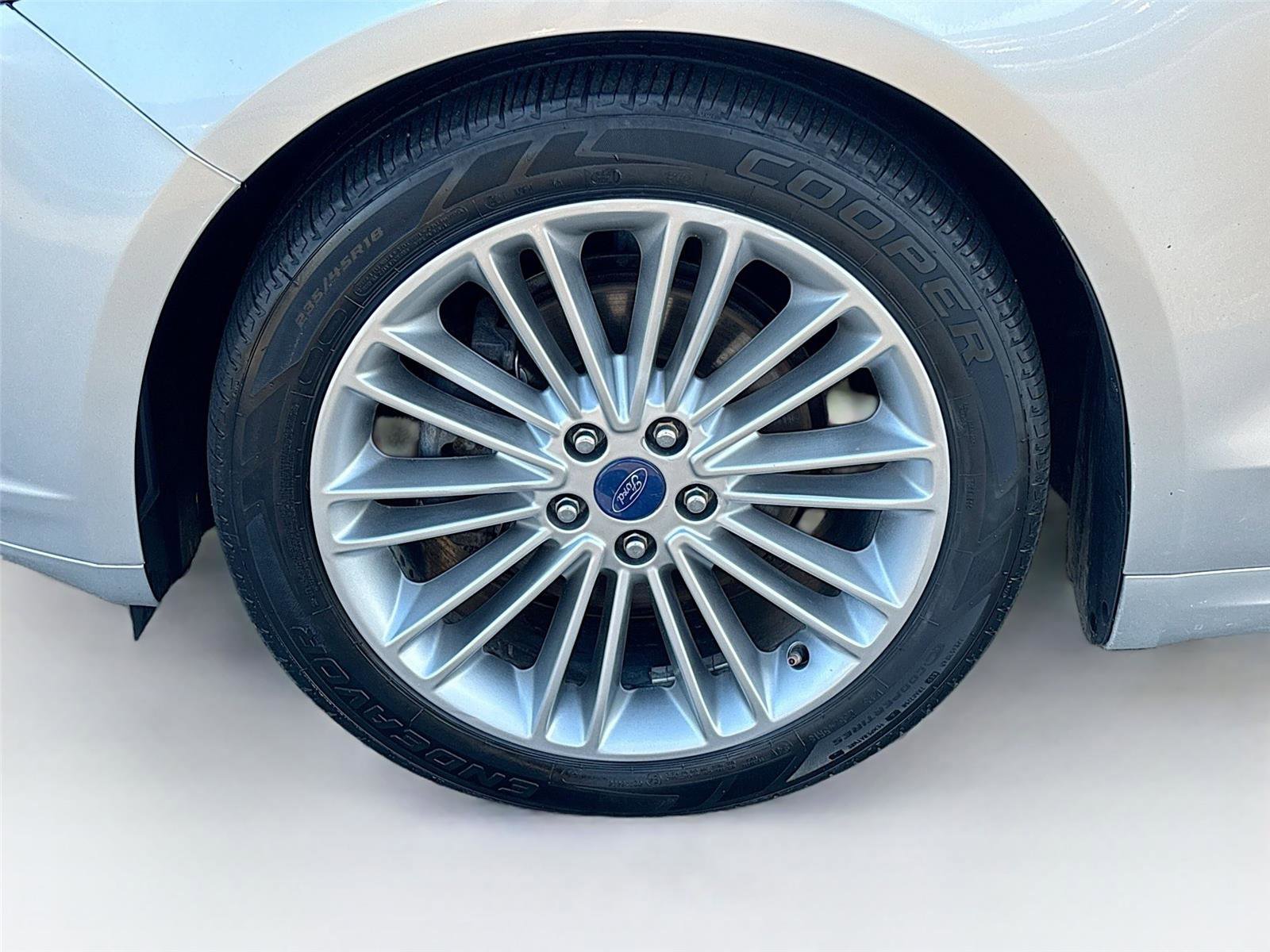 Used 2014 Ford Fusion SE w/ Equipment Group 202A image 28