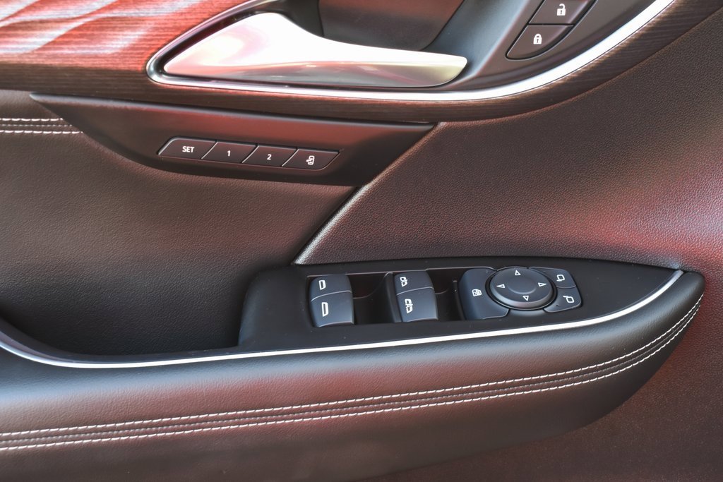 Used 2023 Buick Envision Avenir image 18