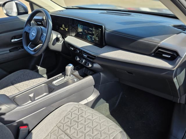 Used 2025 Nissan Kicks SV image 9