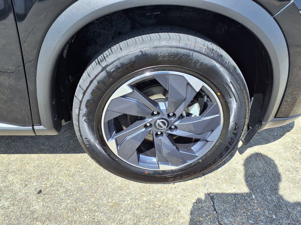 Used 2025 Nissan Rogue SV FWD image 12
