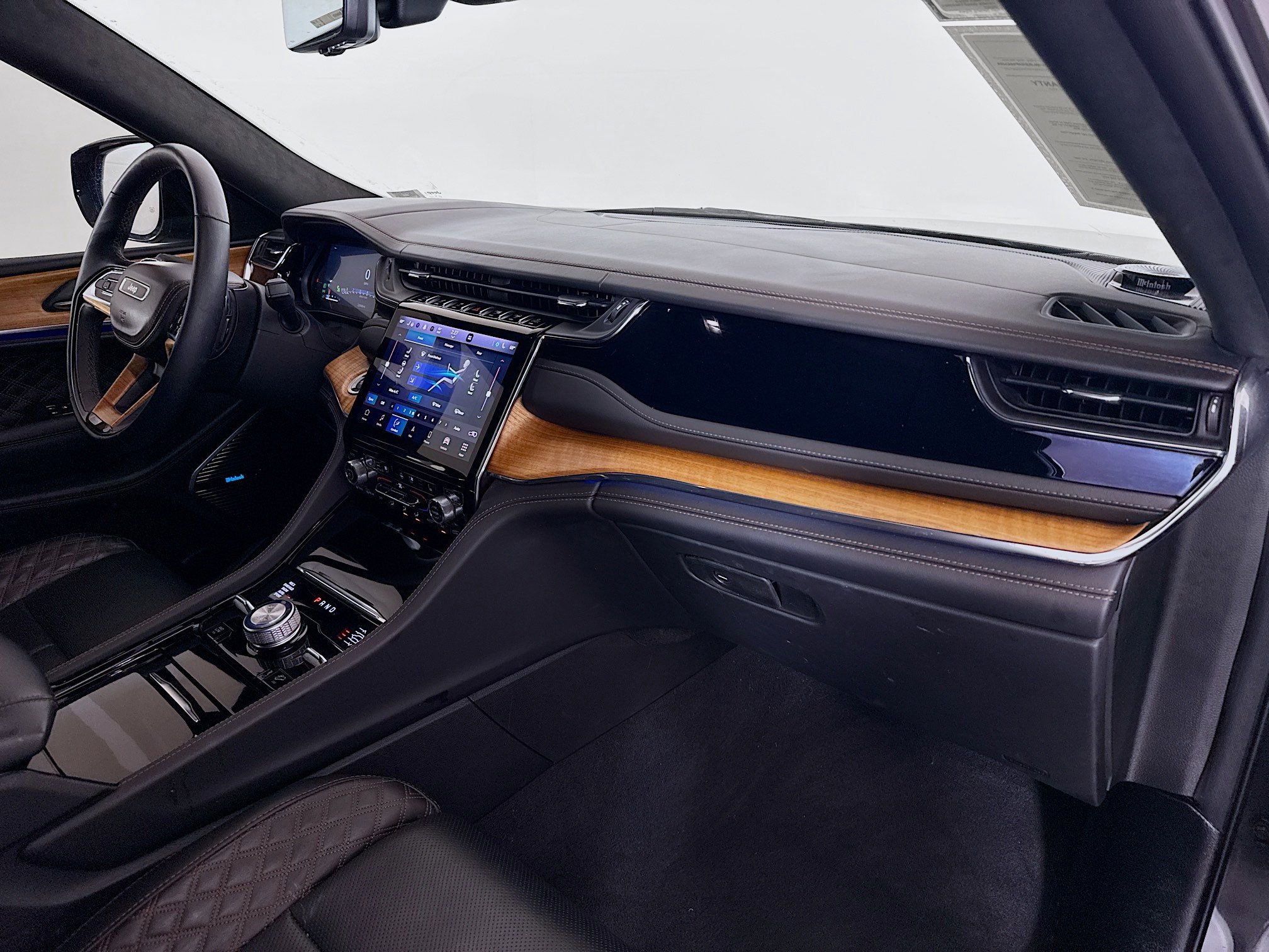 Used 2023 Jeep Grand Cherokee L Summit image 30