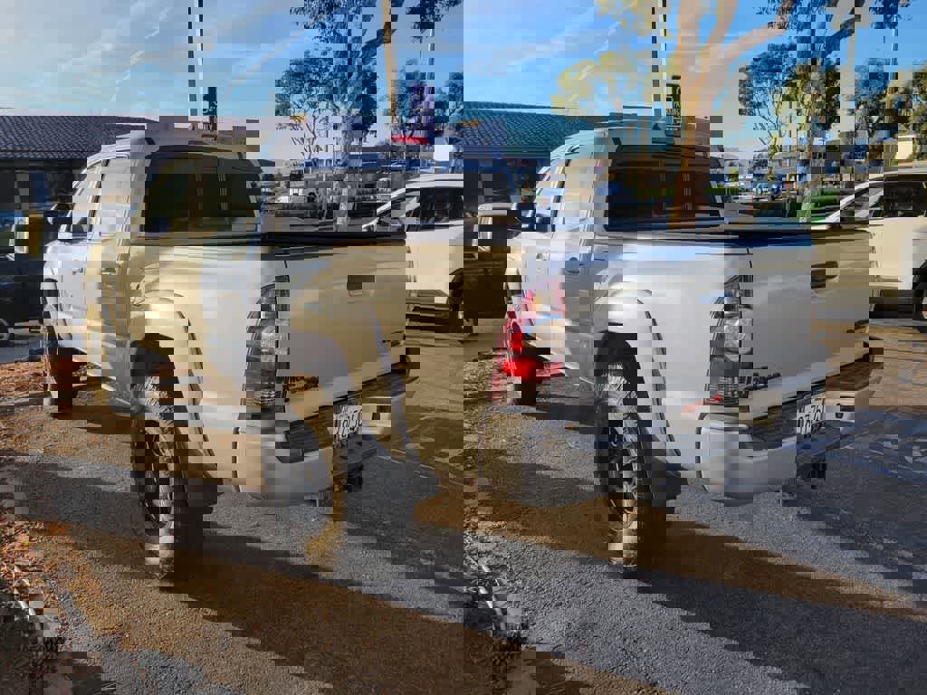 Used 2012 Toyota Tacoma PreRunner w/ TRD Sport Pkg image 4