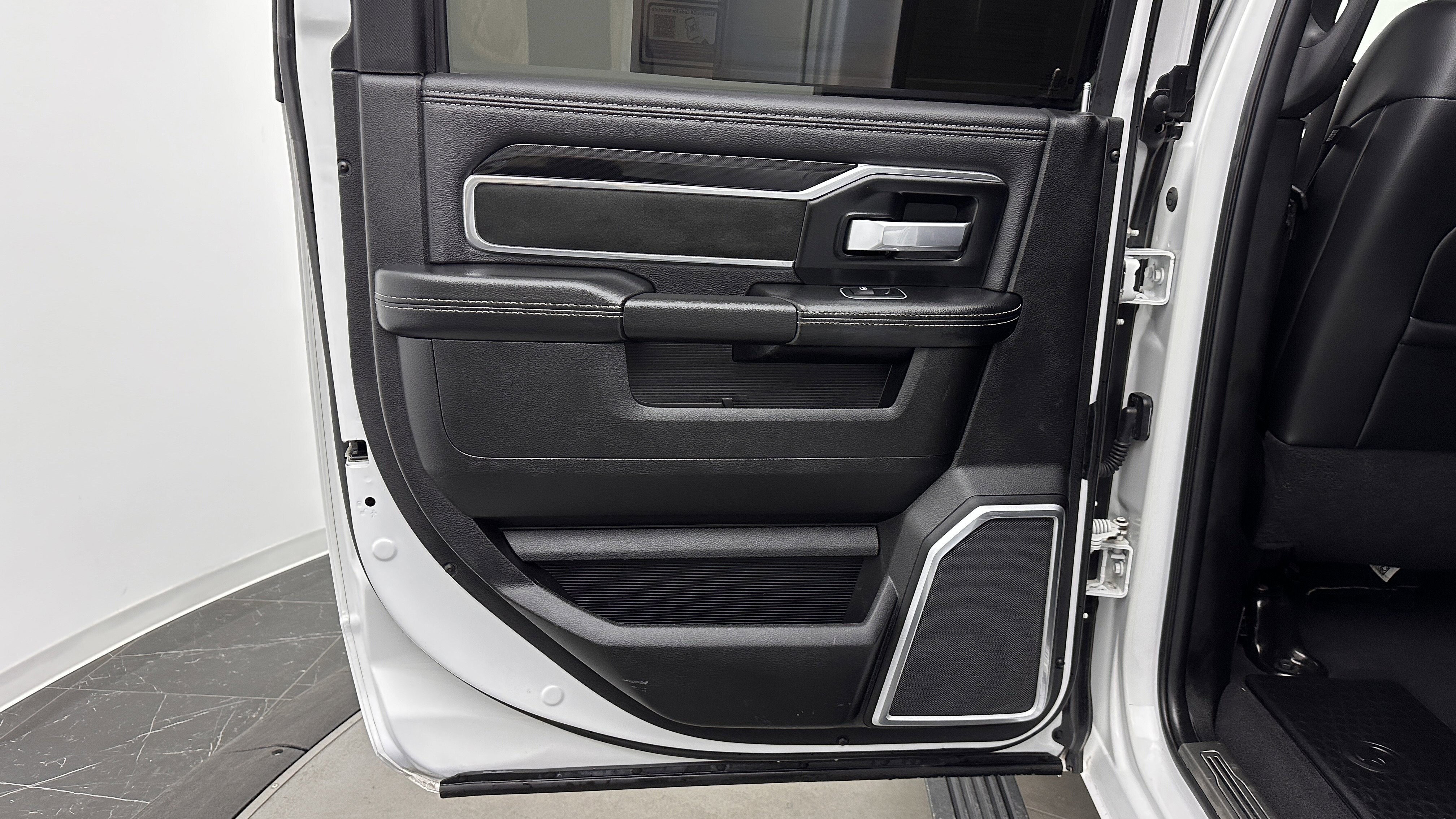 Used 2021 RAM 3500 Laramie image 31