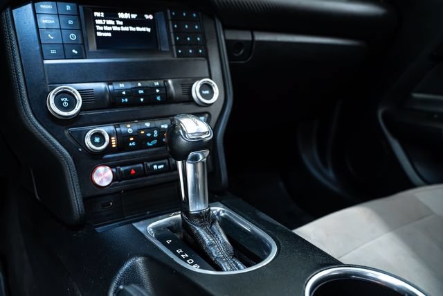 Used 2019 Ford Mustang Coupe w/ Black Accent Package RWD image 23