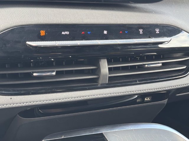 Used 2025 Buick Enclave Preferred FWD image 25