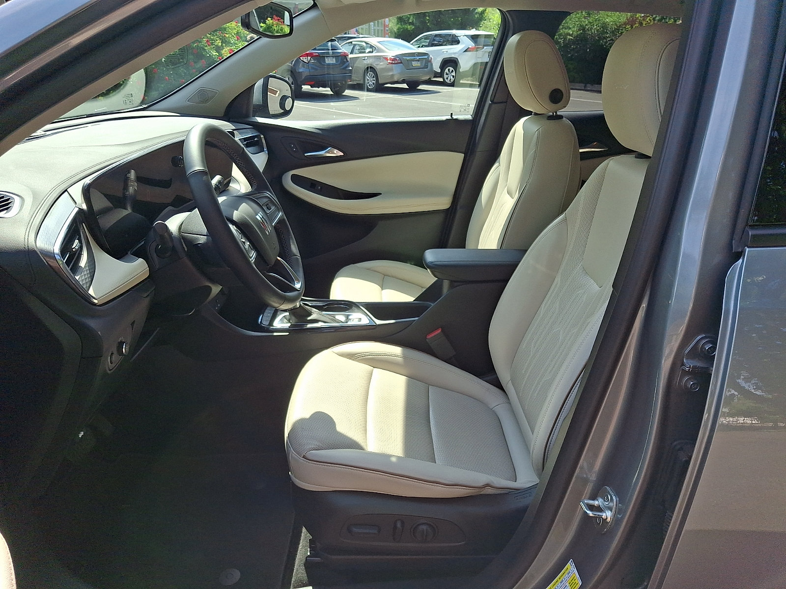 Used 2024 Buick Encore GX Avenir w/ Avenir Convenience Package AWD/4WD image 14