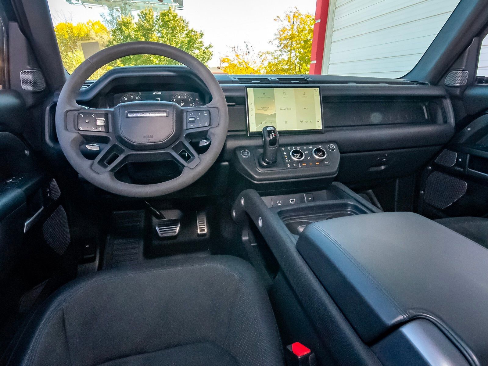 Used 2022 Land Rover Defender 110 V8 image 38