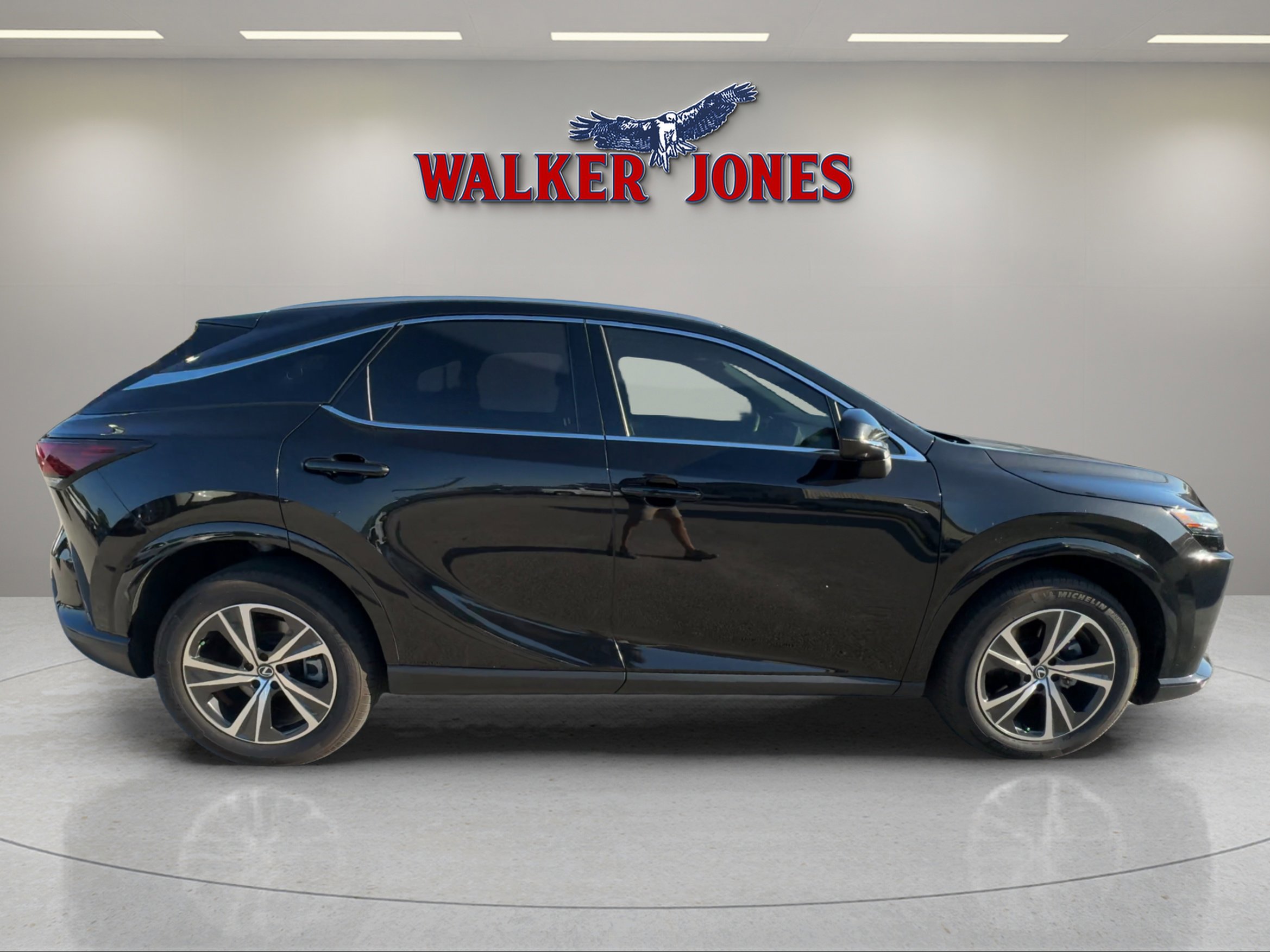 Used 2024 Lexus RX 350 FWD image 2