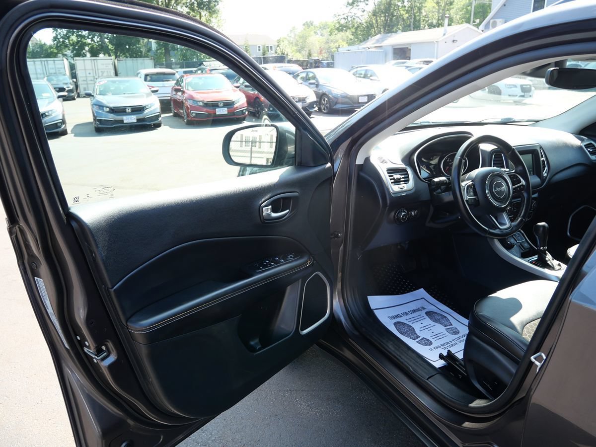 Used 2021 Jeep Compass Latitude w/ Driver Assistance Group AWD/4WD image 16