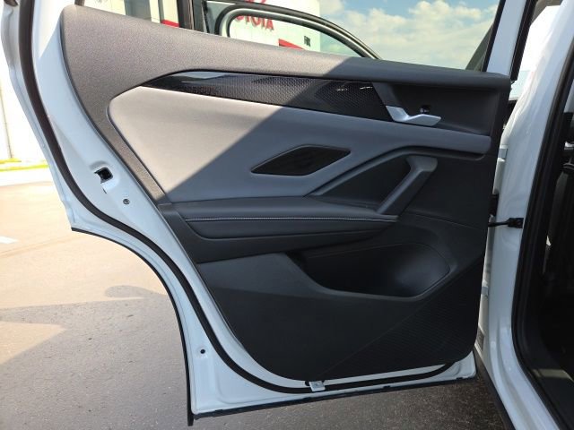 Used 2025 Volkswagen Tiguan SE w/ Panoramic Sunroof Package AWD/4WD image 14