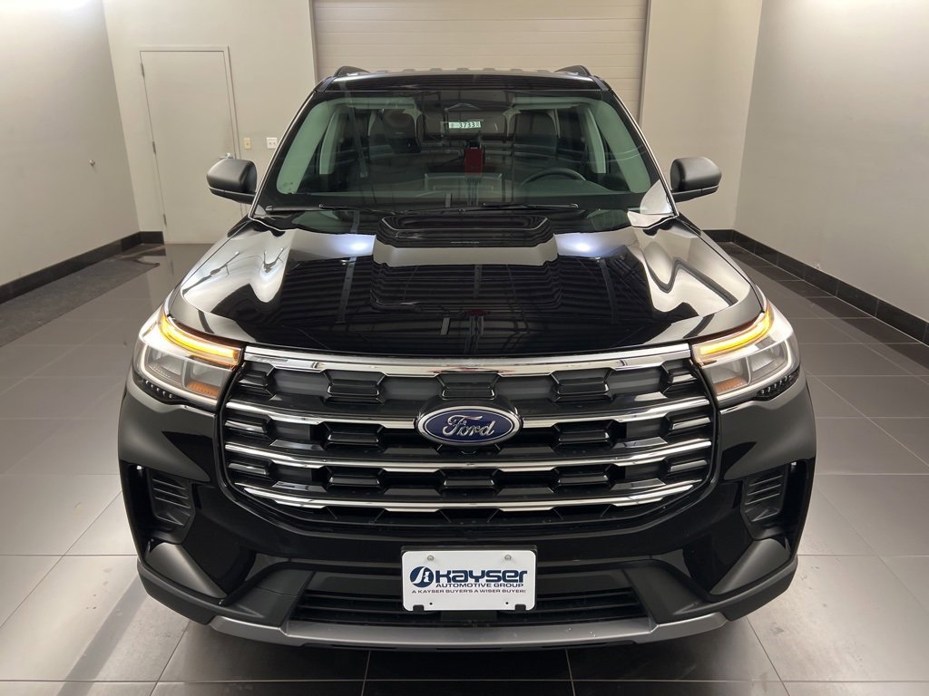 New 2025 Ford Explorer Active image 2